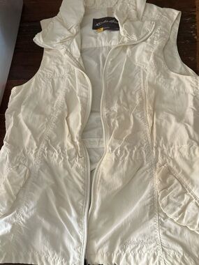 Eddie Bauer Cream Lightweight Hooded Jacket vest